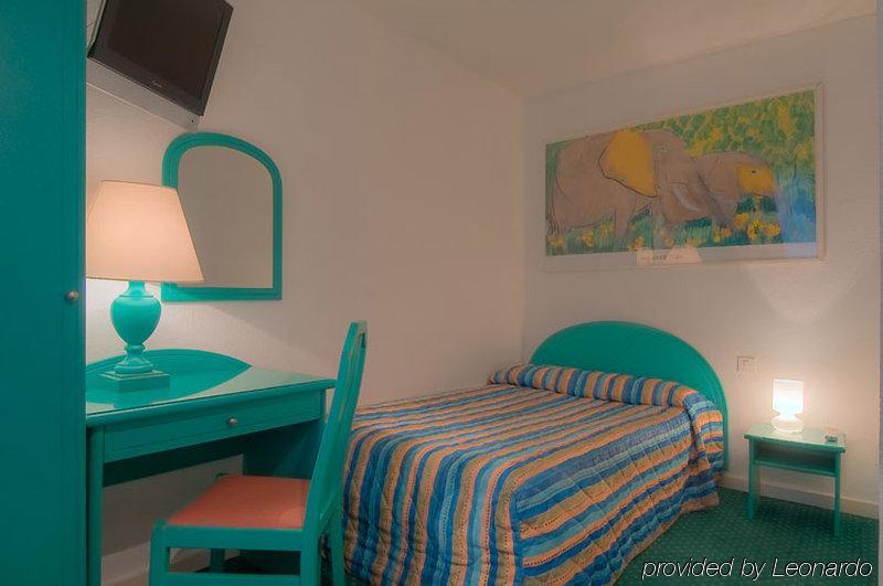 Croix De Malte Hotel Париж Стая снимка