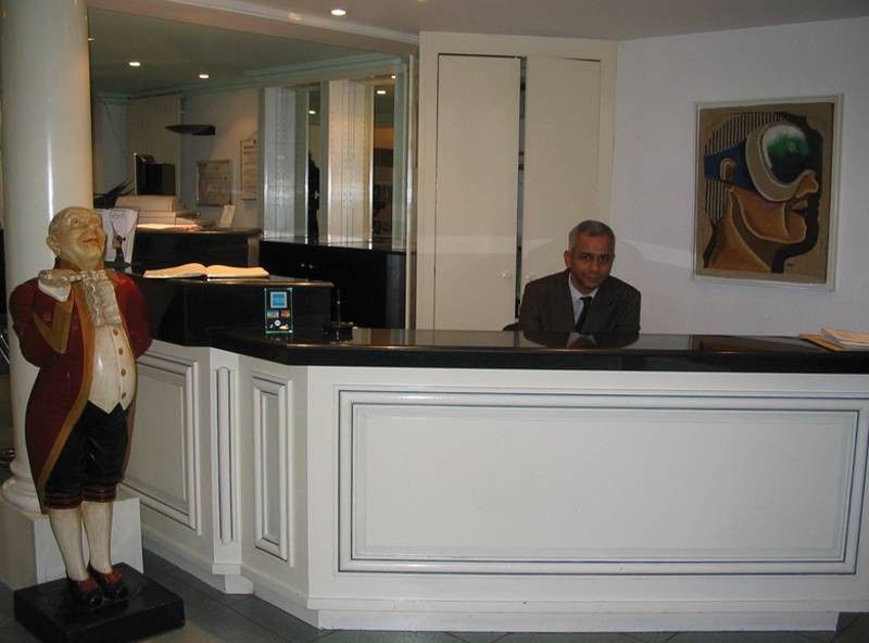 Croix De Malte Hotel Париж Екстериор снимка
